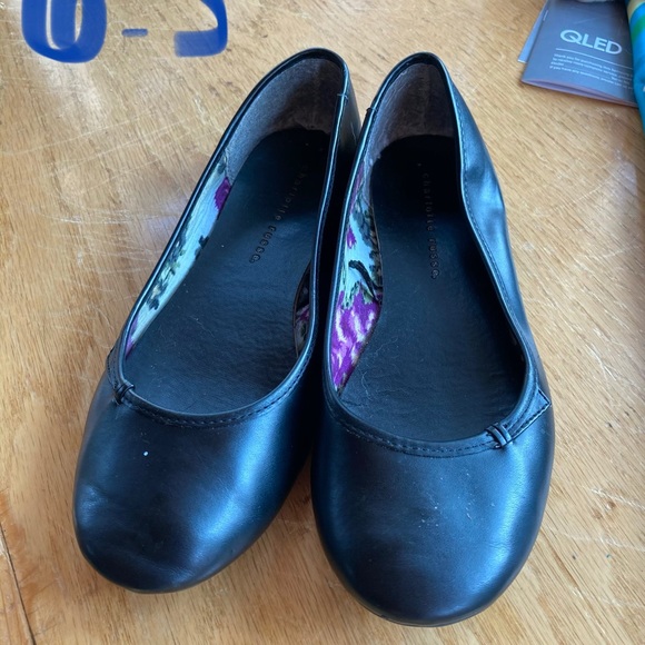 Flats - Picture 2 of 2